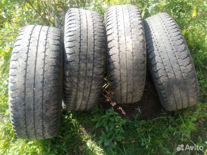 Goodyear Wrangler AT/R 265/75 R16