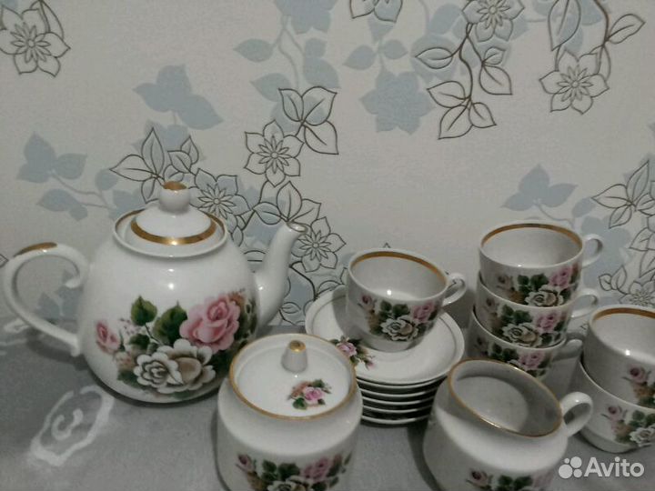 Чайный сервиз с розами
