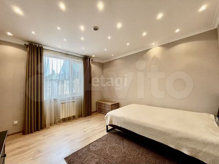 4-к. квартира, 101 м², 5/5 эт.