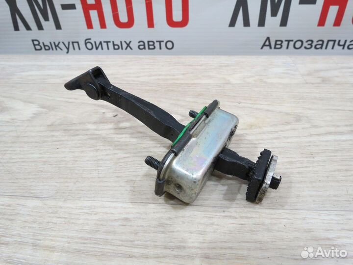 Ограничитель двери передней правой Kia Optima 4