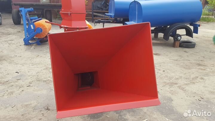 Измельчитель веток дерева С52ивн200