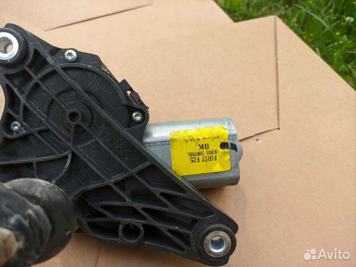 Моторчик заднего дворника BMW x3 f25 с 2мя дворн