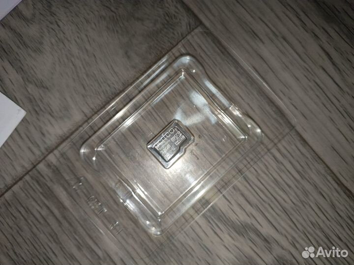 Экшен камера Digma 240