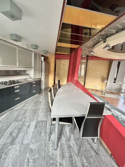 3-к. квартира, 100 м², 3/4 эт.