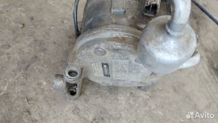 Компрессор кондиционера Toyota Crown S140 1994