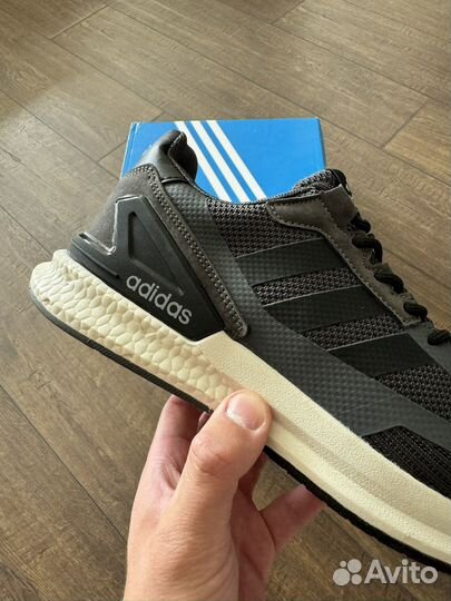 Кроссовки adidas