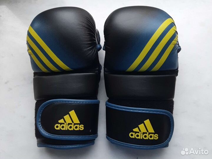 Перчатки adidas для боевого самбо