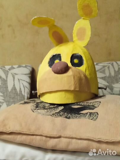 Карнавальные шляпы и маска