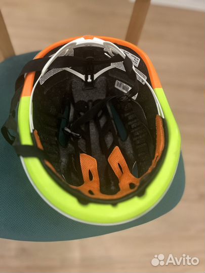 Велошлем giro