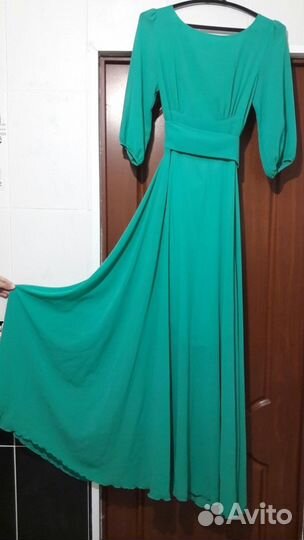 Вечернее платье и колье