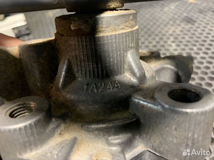 Пыльник рулевой колонки левый Lexus Rx 350