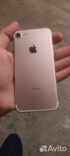 Телефон iPhone 7
