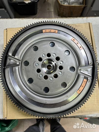 Маховик 23200-2E500