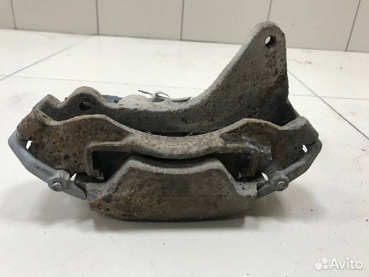 Передний левый суппорт LADA Niva (4х4)