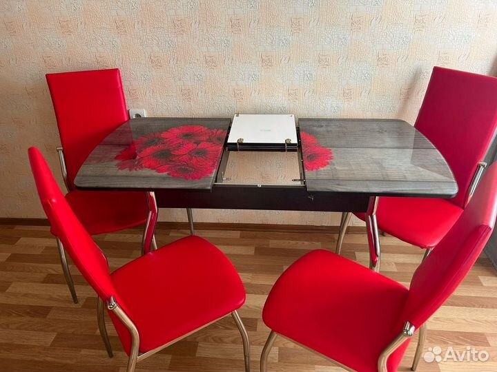 Кухонный стол и стулья бу