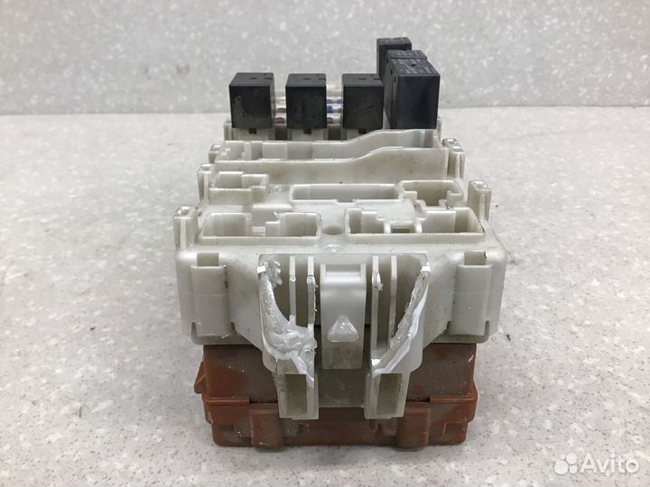 Блок предохранителей Mitsubishi Lancer (CS Classic