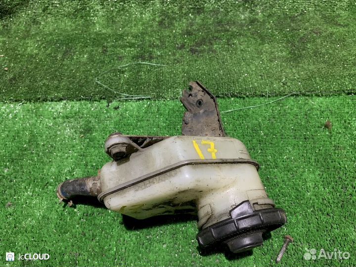 Бачок для тормозной жидкости на honda CRV RE4 K24A