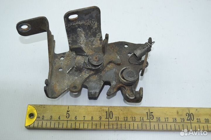 Замок решетки радиатора, правый scania R-Series (0