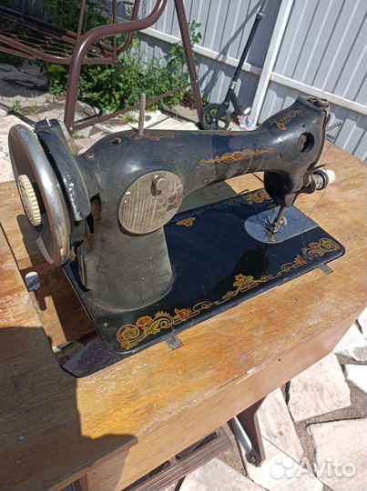 Швейная машина Подольск ножная