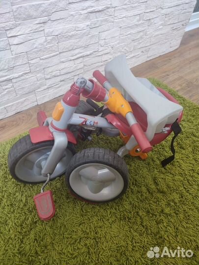 Трехколесный велосипед