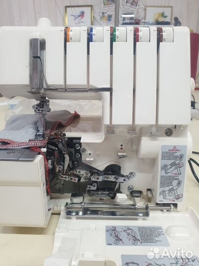 Коверлок -оверлок Merrylock 007