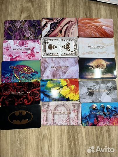 Палетки теней makeup revolution