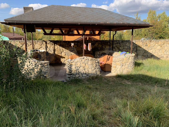 Коттедж 300 м² на участке 12 сот.