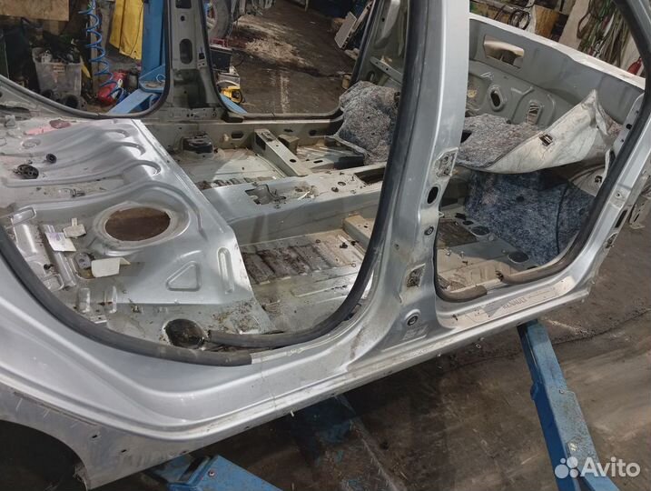 Порог со стойкой правый Renault Sandero Stepway (5S)