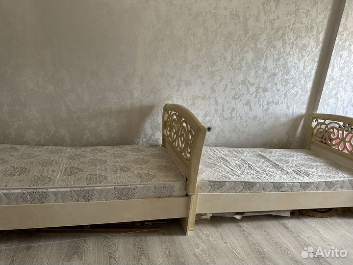 Кровать