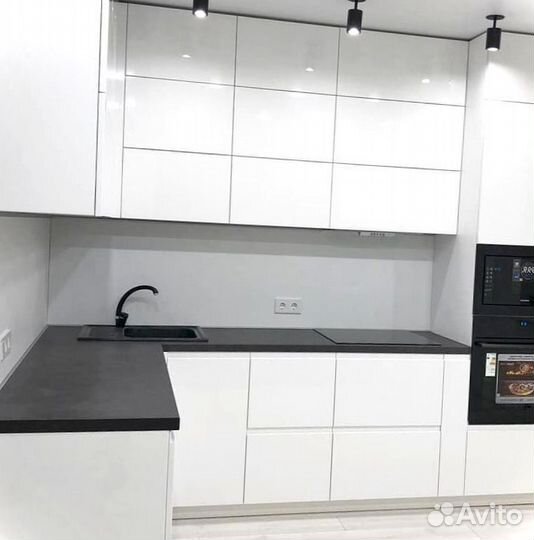 Кухня до потолка