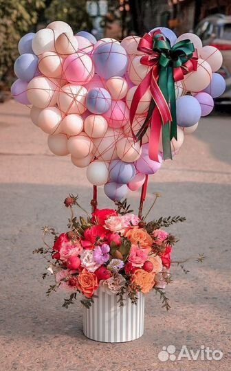 Гелиевые шары, фотозоны, живые цветы