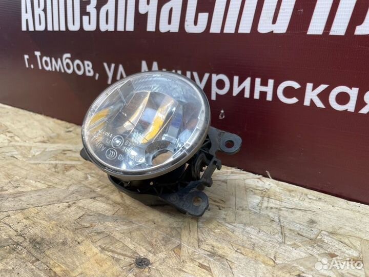 Противотуманная фара передняя Renault Logan