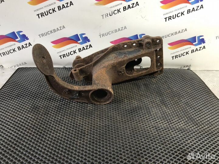 Кронштейн реактивной тяги правый Man TGS