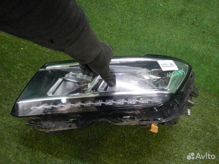 Фара левая Volkswagen Tiguan