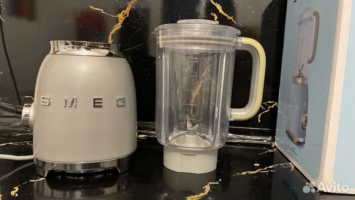 Блендер smeg новый, объем 1,5 л. Цвет Хром