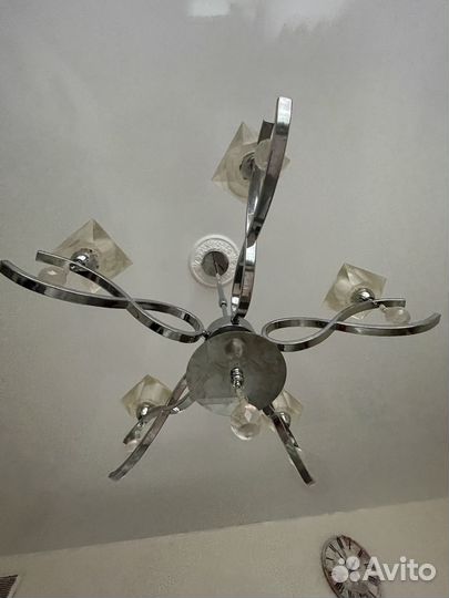 Продам люстру
