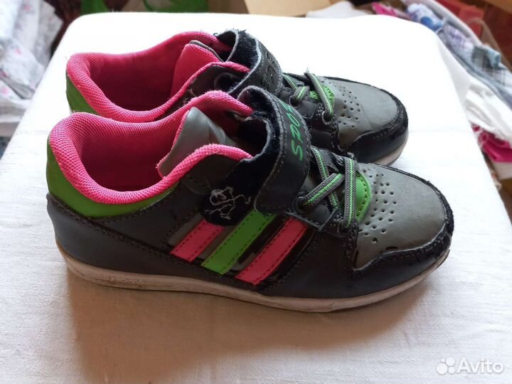 Кроссовки для девочки