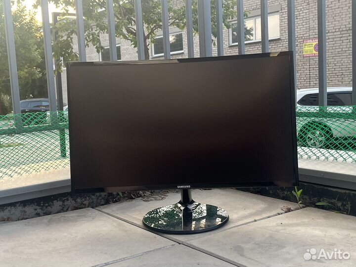 Монитор Samsung CF39 C27F390FHI черный