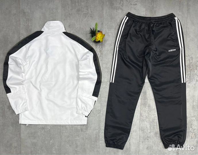 Спортивный костюм adidas