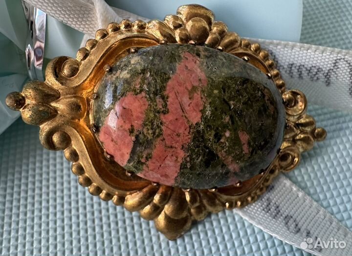 Брошь унакит позолота времен СССР винтаж