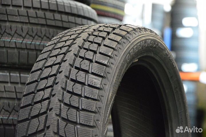 LingLong Green-Max Winter Ice I-15 SUV 235/60 R18 107T