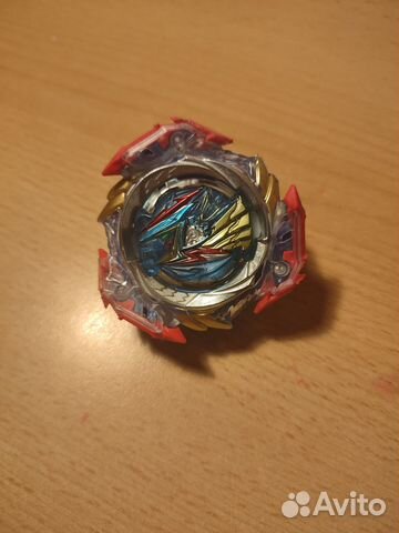 Продаю бей Блэйд играл всего 2 раза фирма flame