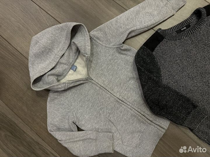 Свитер на мальчика 104-110