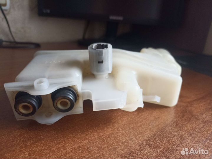 Бачок тормозной жидкости Toyota Camry 40