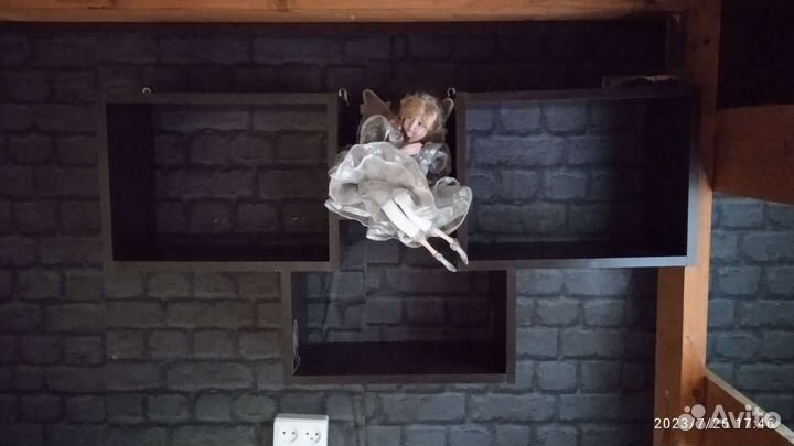 Полка настенная навесная кукла в подарок