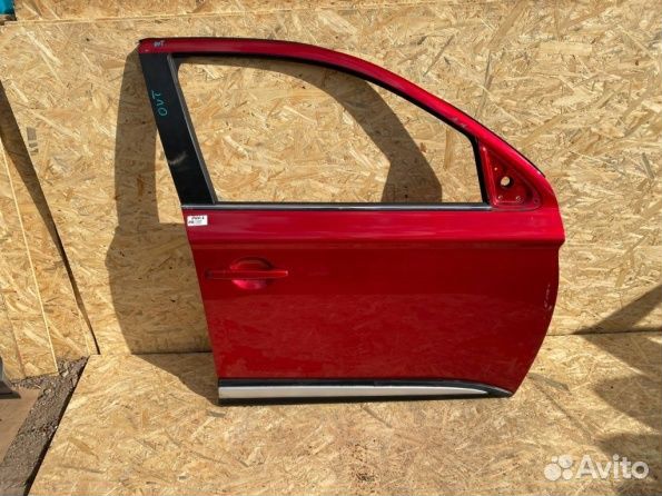 Передняя правая дверь