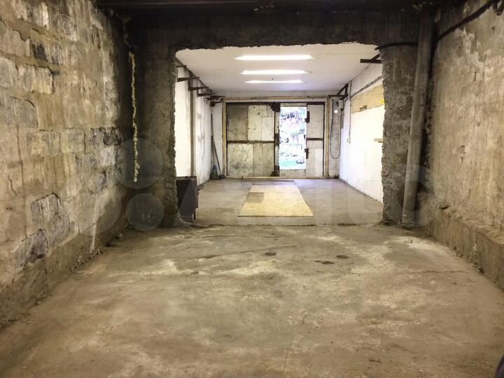 Гараж, > 30 м²