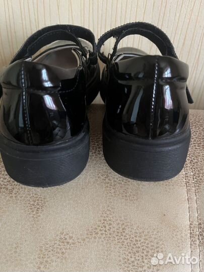 Школьные туфли футурино