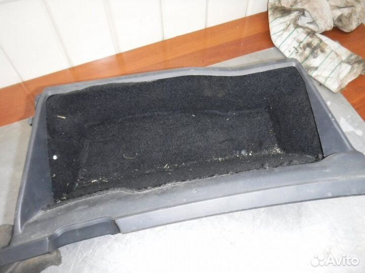 Бардачок Toyota Corolla 151 1ZR 2012