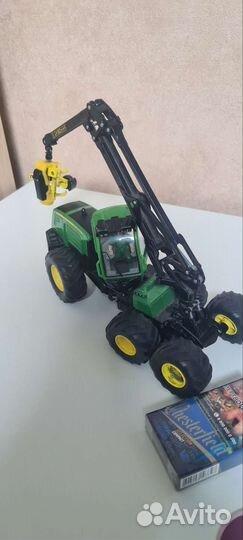 Металическая игрушка Харвестр